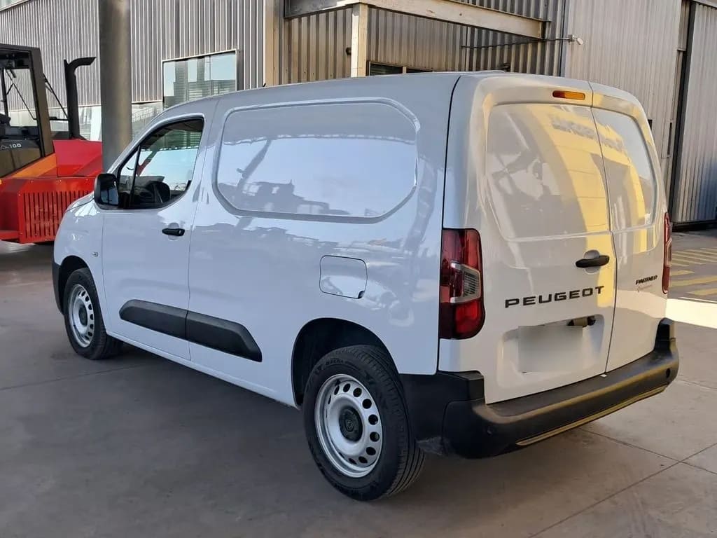 Peugeot Partner L1 1.5 Mt 4x2 año 2025
