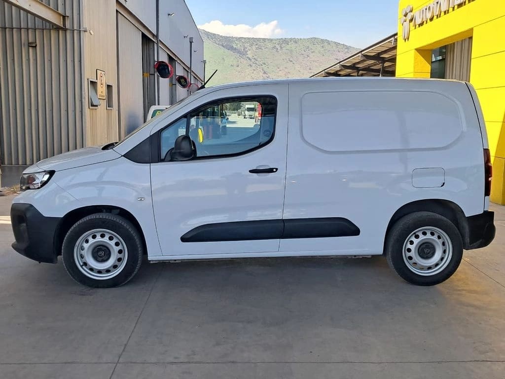 Peugeot Partner L1 1.5 Mt 4x2 año 2025
