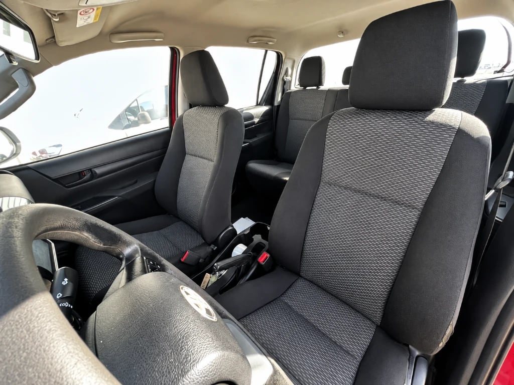 Toyota Hilux Dc 4x4 2.4 D Dx Mt año 2023