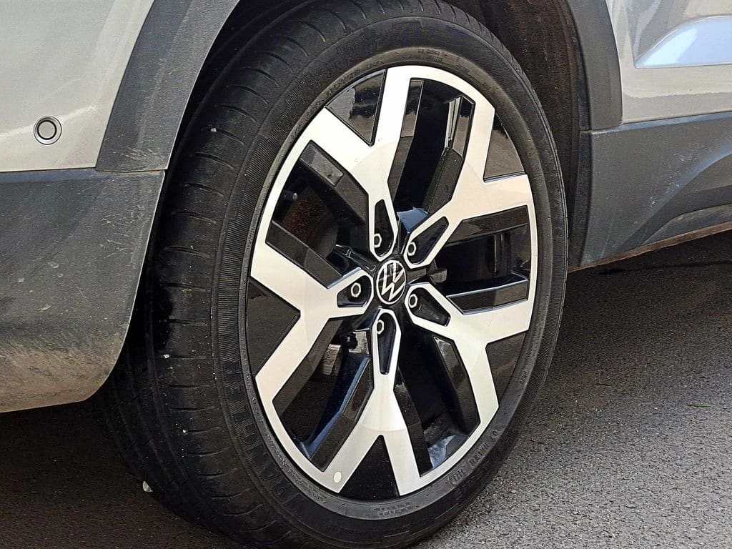 Volkswagen Taos Tsi 4x2 1.4 At año 2024