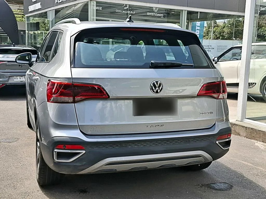 Volkswagen Taos Tsi 4x2 1.4 At año 2024
