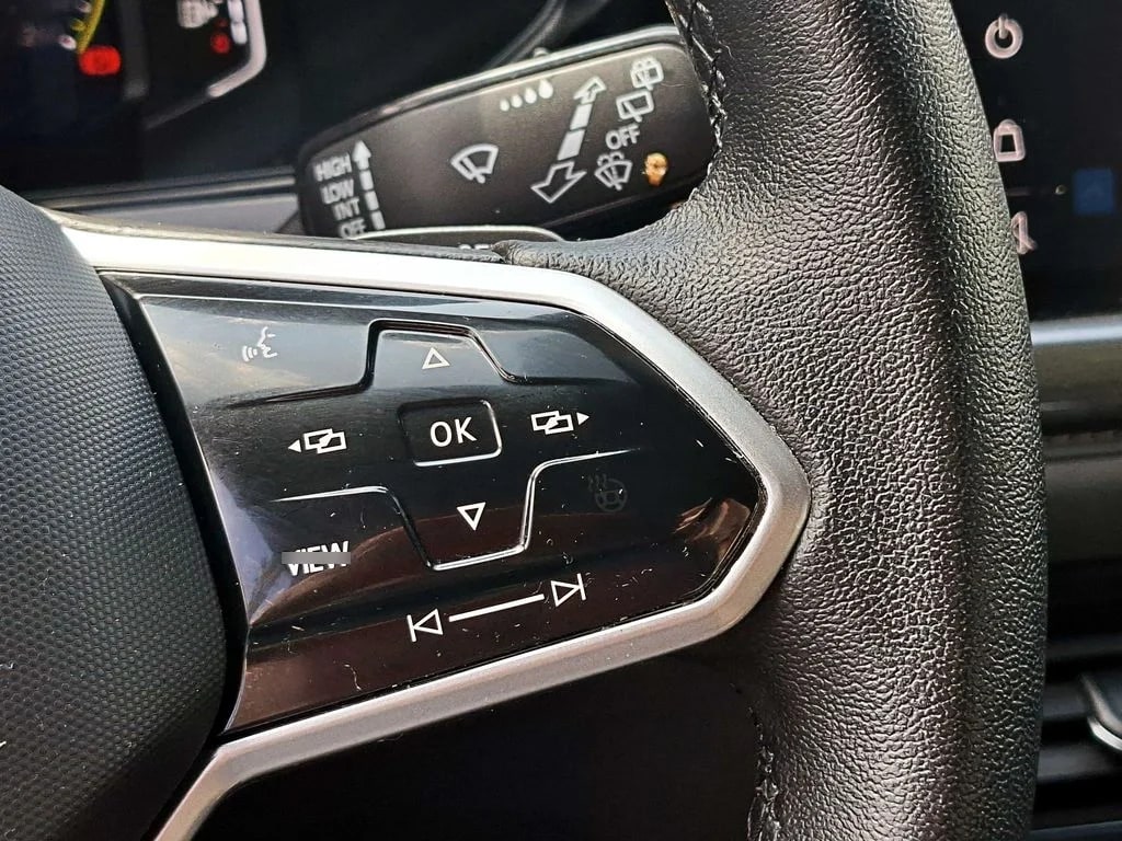 Volkswagen Taos Tsi 4x2 1.4 At año 2024