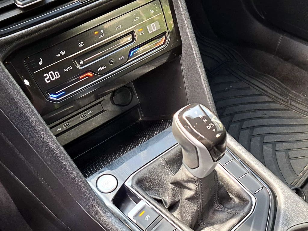 Volkswagen Taos Tsi 4x2 1.4 At año 2024