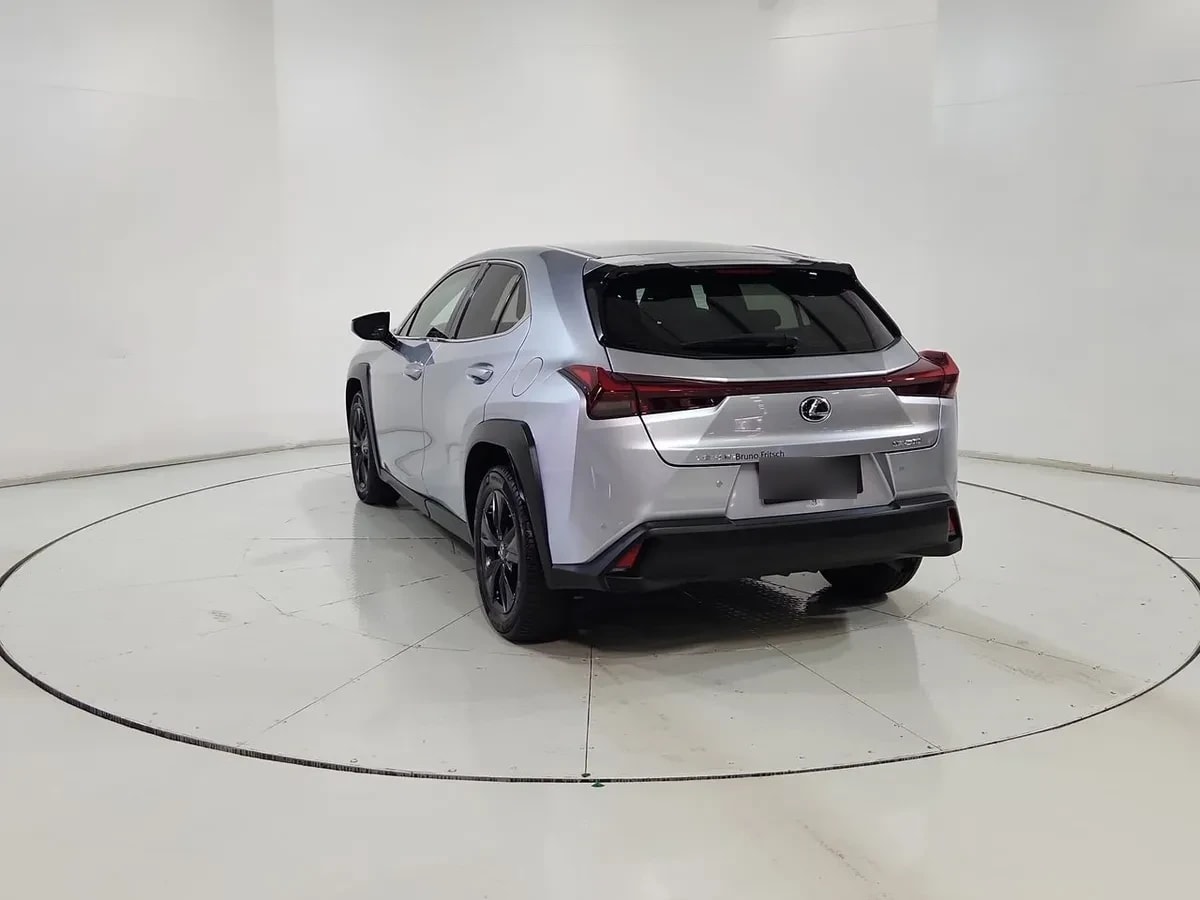 LEXUS UX200  año 2024