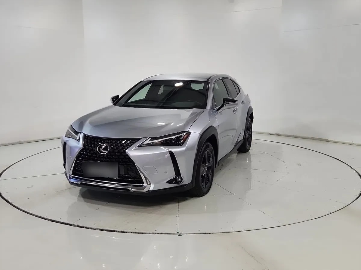 LEXUS UX200  año 2024