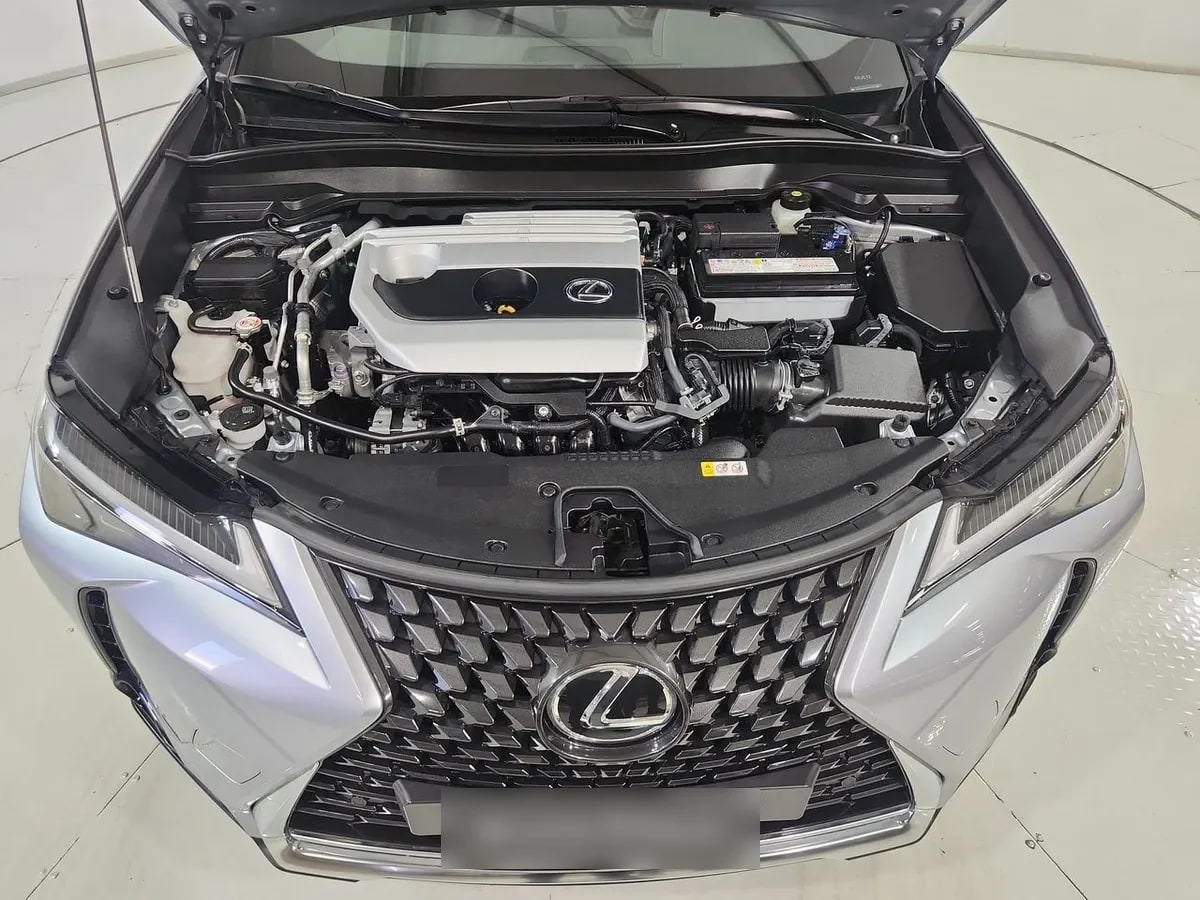 LEXUS UX200  año 2024