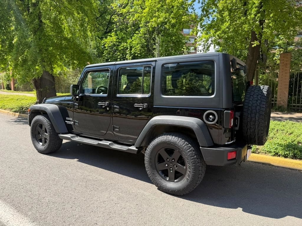 Jeep Wrangler 3.6 Sport Unlimited 4x4 At año 2014