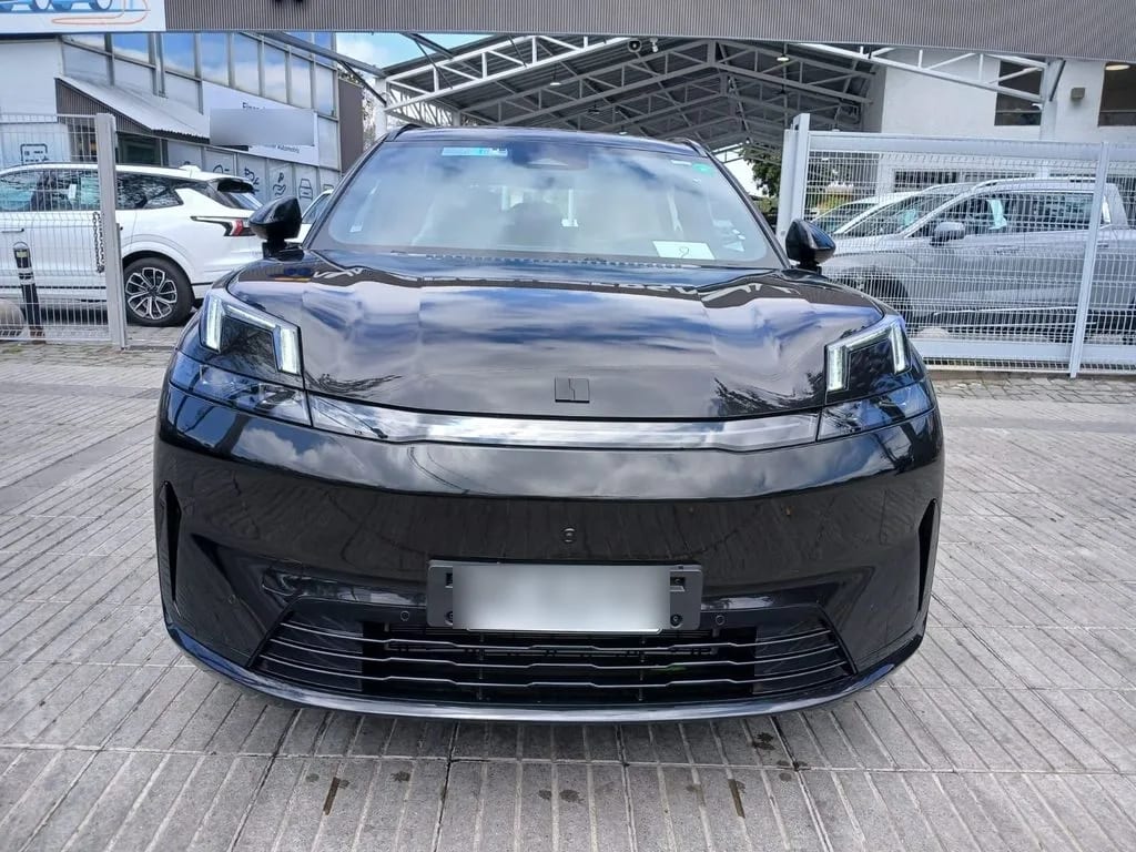 Lynk&Co 08 Phev año 2027