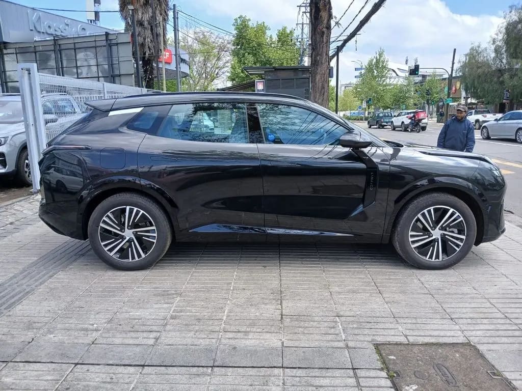 Lynk&Co 08 Phev año 2027