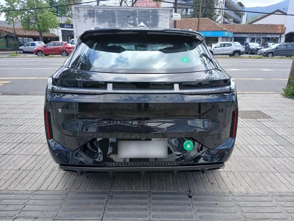 Lynk&Co 08 Phev año 2027