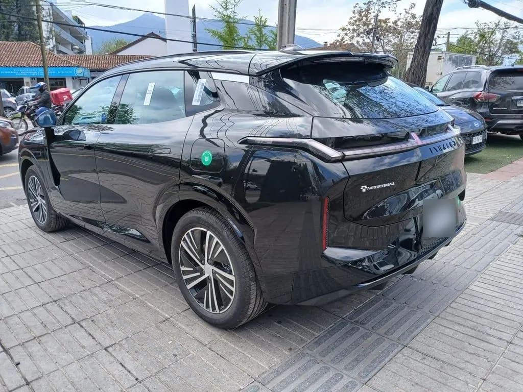 Lynk&Co 08 Phev año 2027