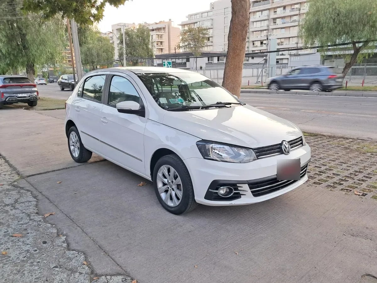 VOLKSWAGEN GOL  año 2017