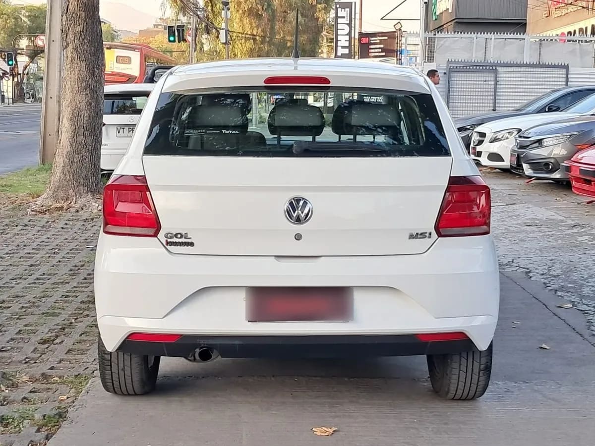VOLKSWAGEN GOL  año 2017