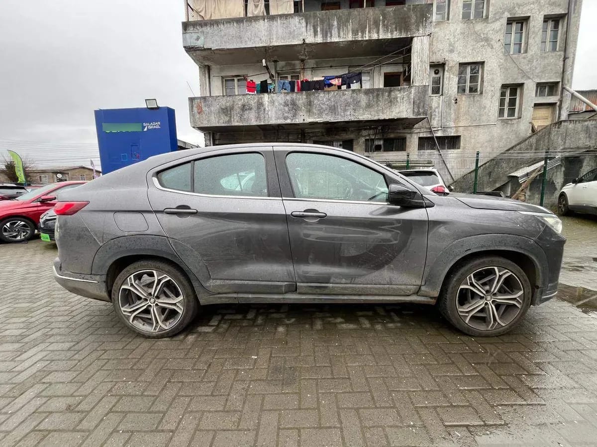 Fiat Fastback 1.0 Impetus 4x2 Cvt At 5p año 2024