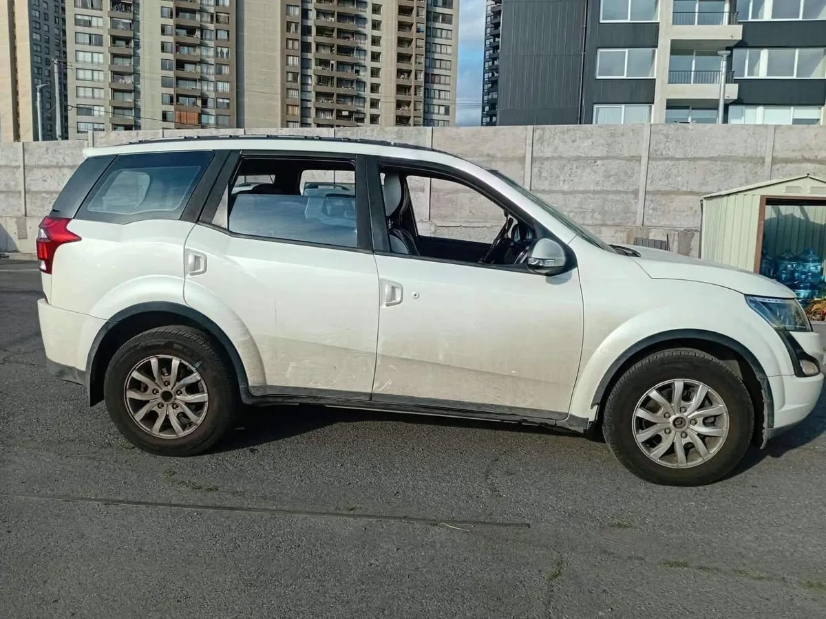 Mahindra Xuv500 2.2 W6 4x2 Mt 5p año 2020