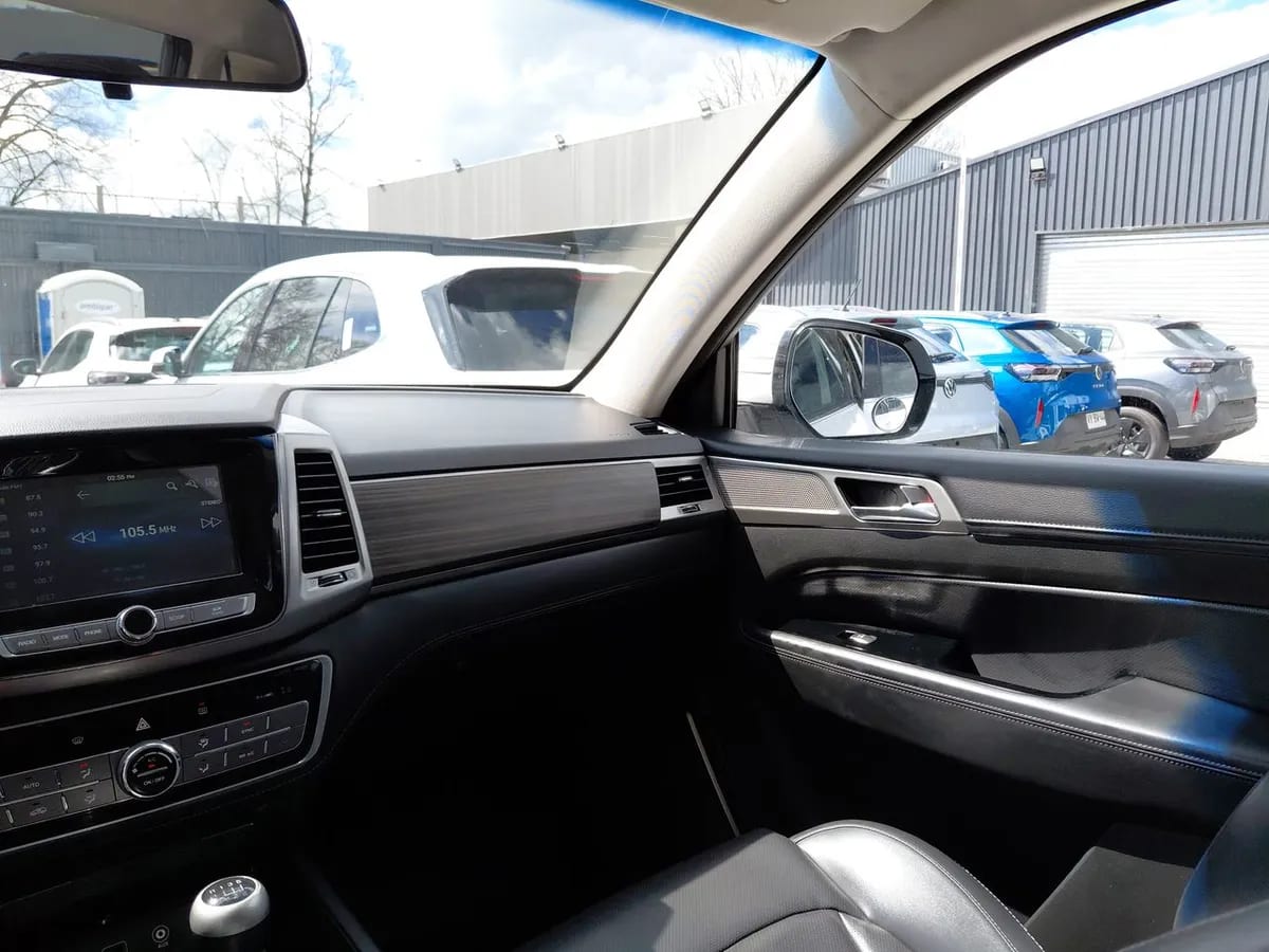 Ssangyong Rexton 2.2 Diesel 4x4 Yrx311 Mt 5p año 2019