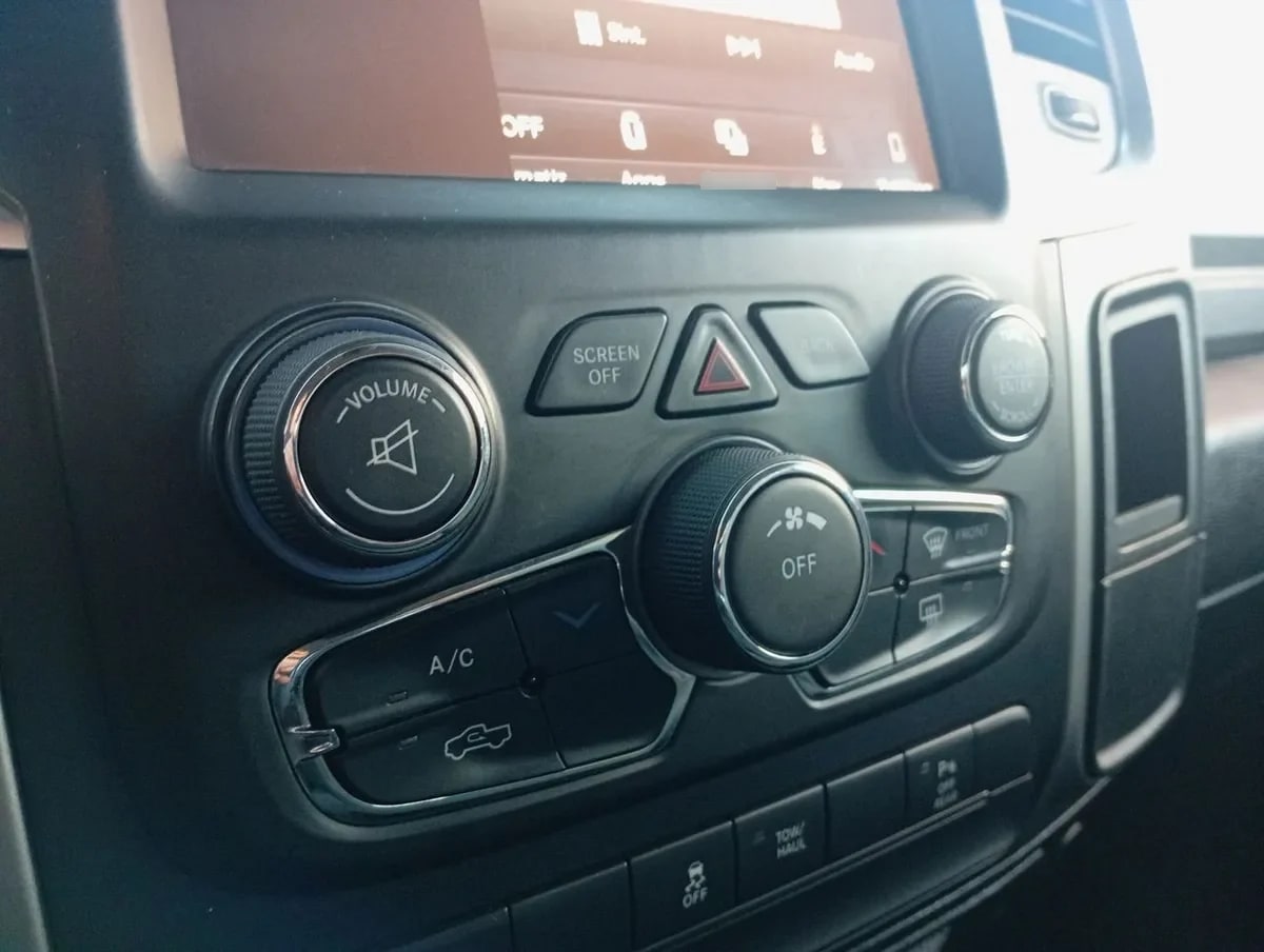Ram 1500 3.6 Slt 4x4 Quad Cab Dob. Cab. At 4p año 2019