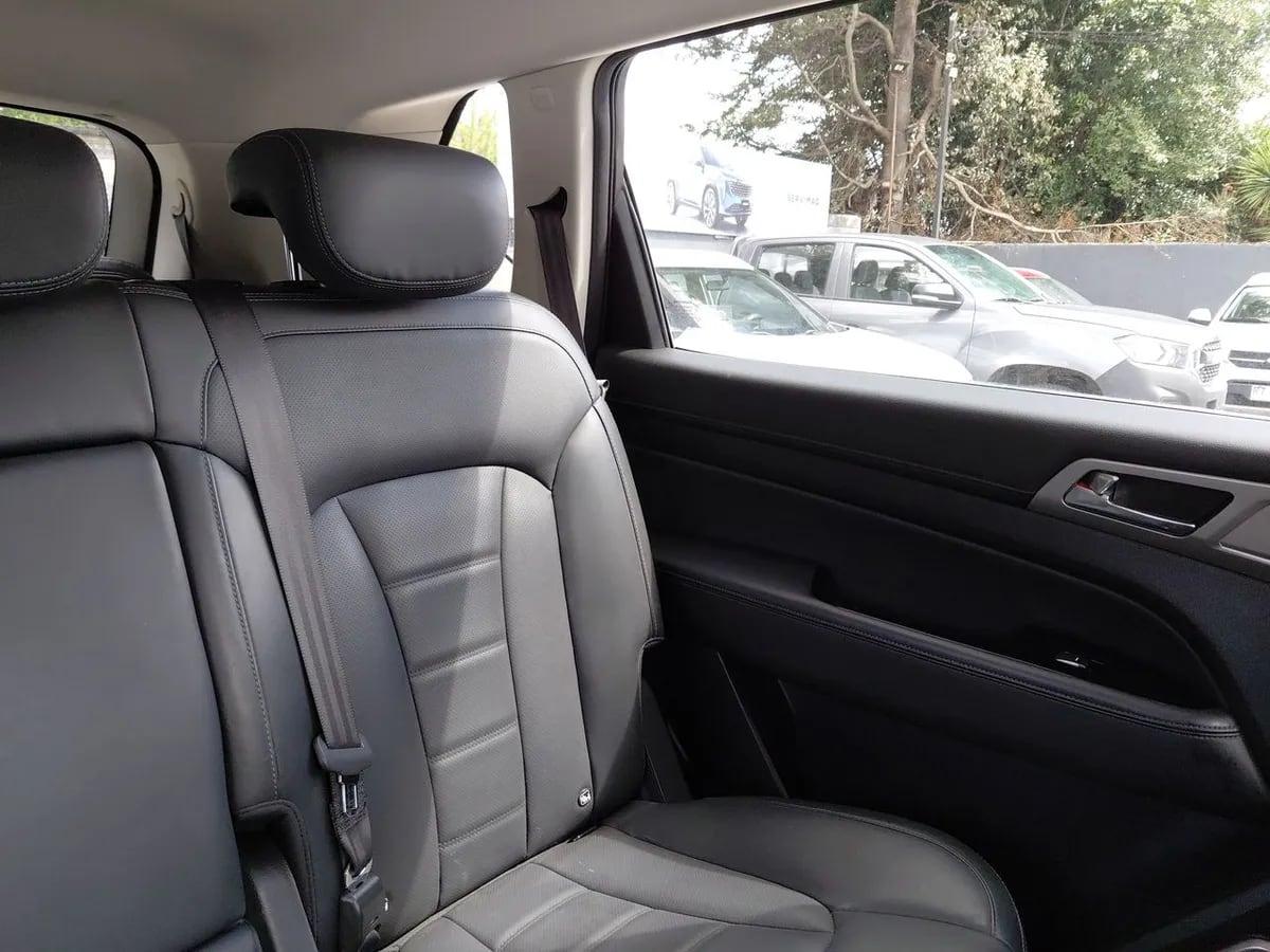 Ssangyong Rexton 2.2 Diesel 4x4 Yrx311 Mt 5p año 2019