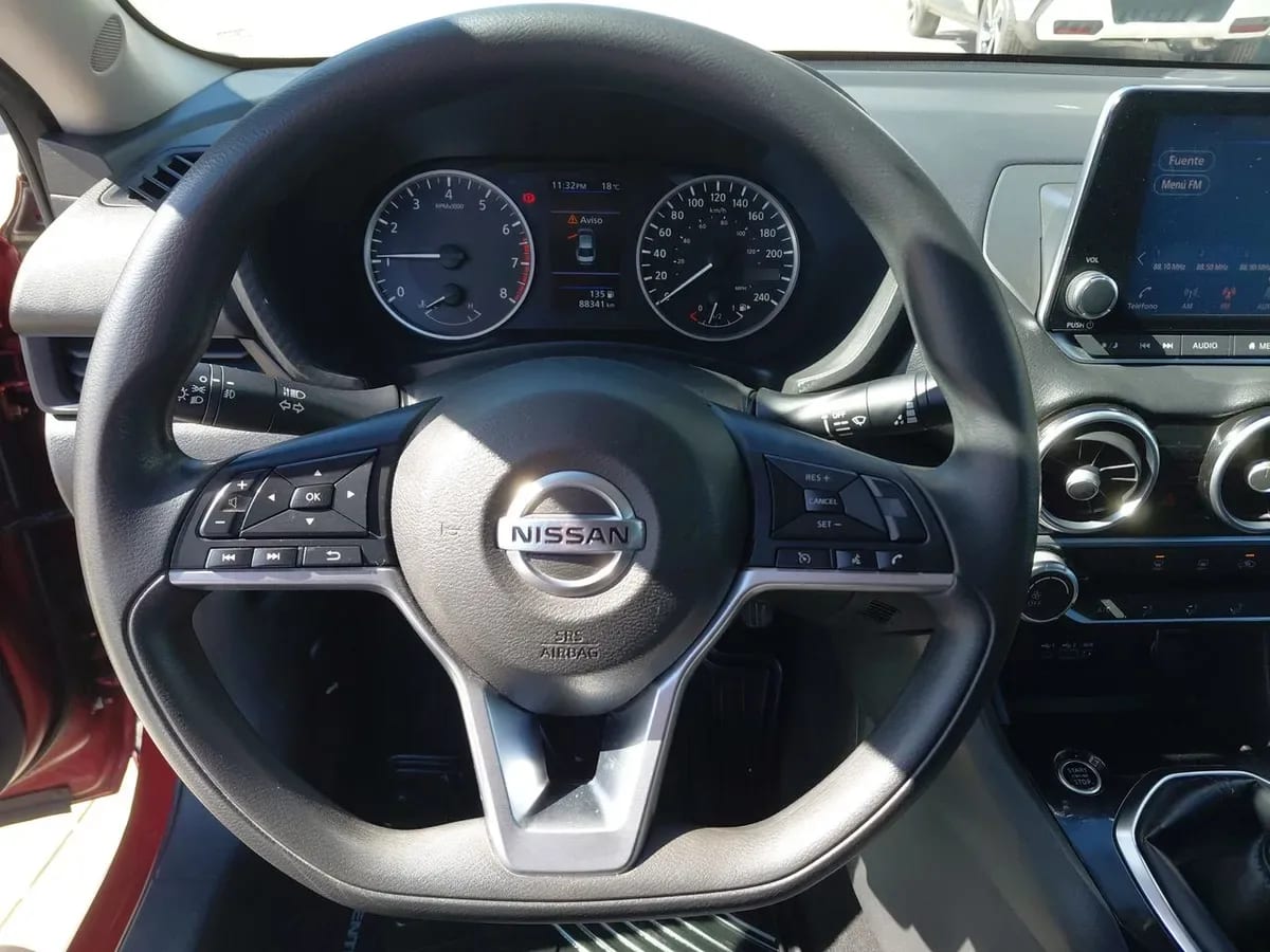 Nissan Sentra 2.0 Sense 4x2 Mt 4p año 2022