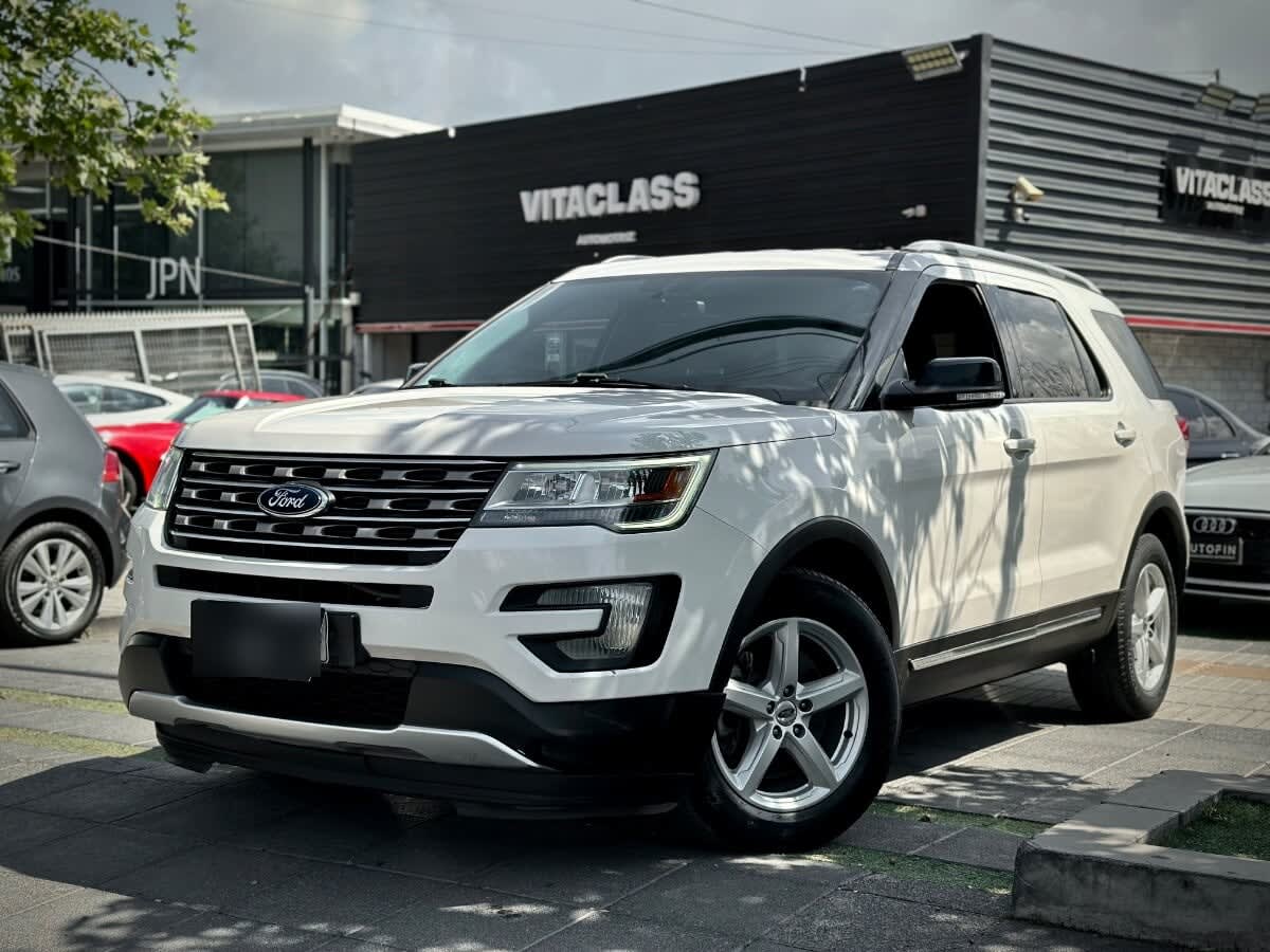 Ford Explorer Xlt año 2018