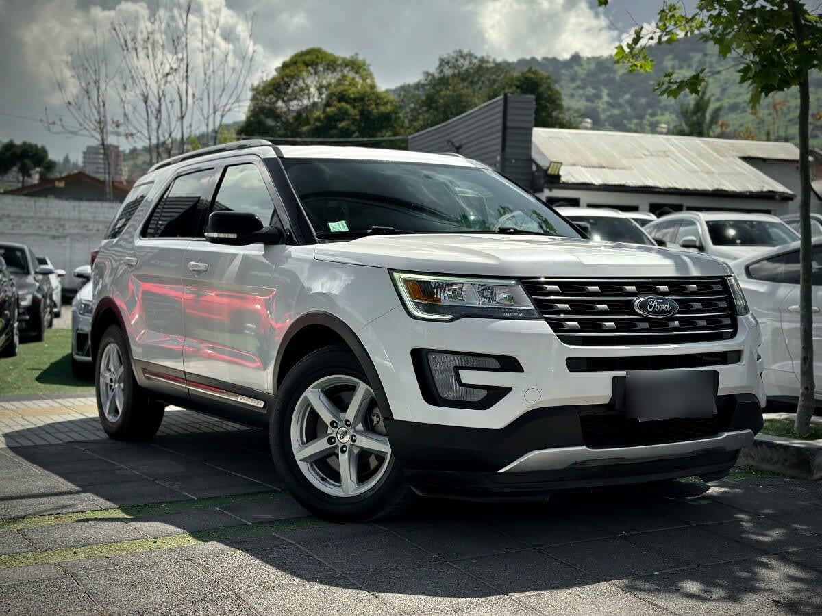 Ford Explorer Xlt año 2018