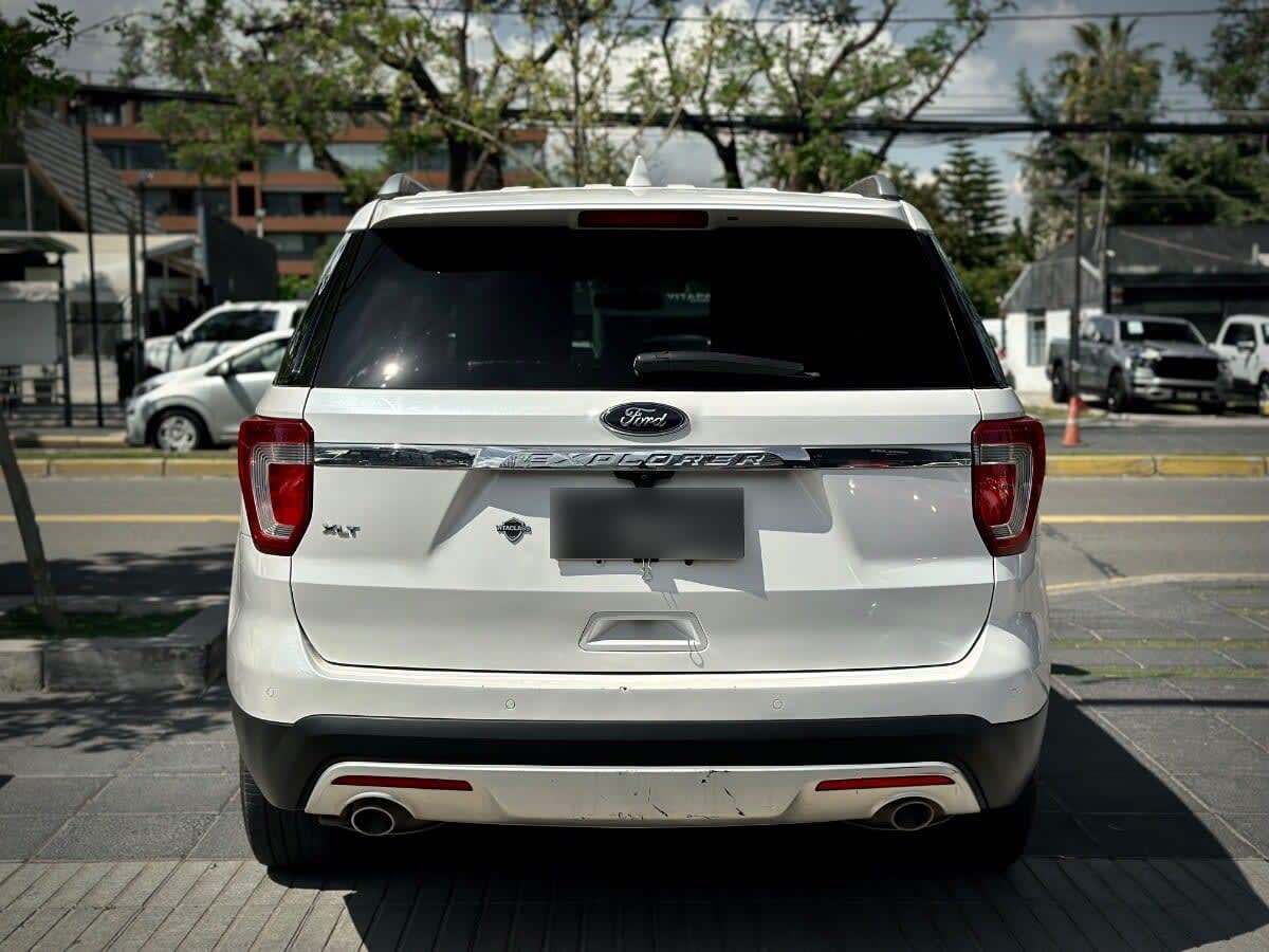 Ford Explorer Xlt año 2018