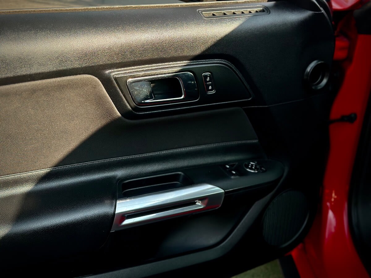 Ford Mustang 3.7 V6 año 2015