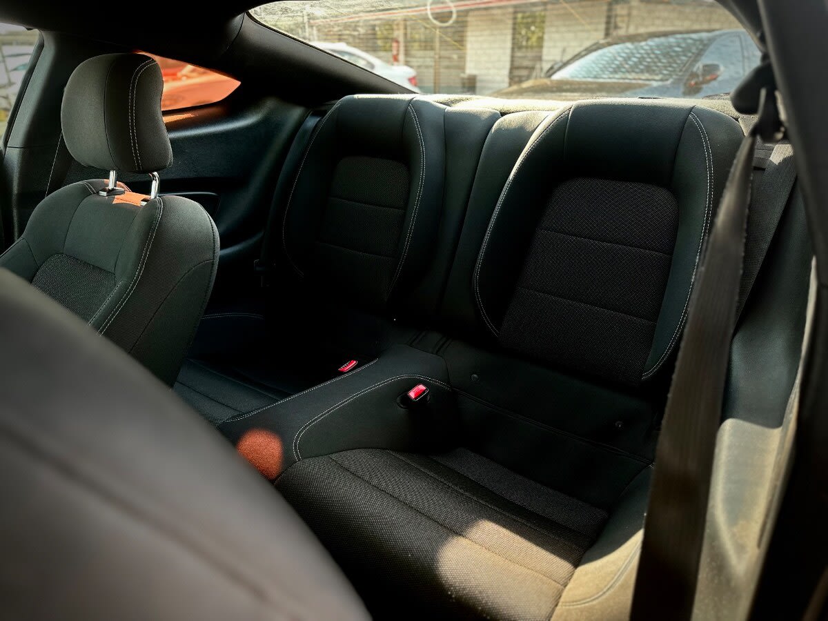 Ford Mustang 3.7 V6 año 2015