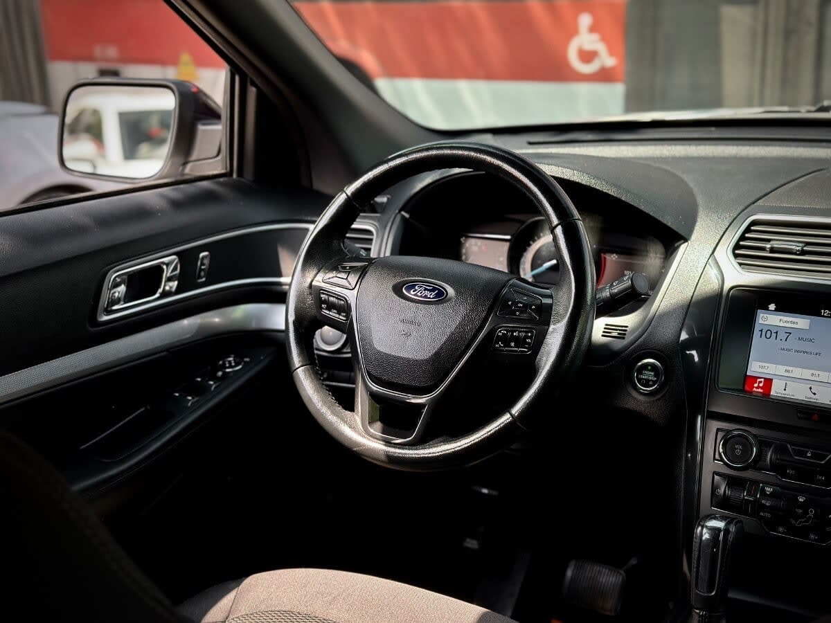 Ford Explorer Xlt año 2018