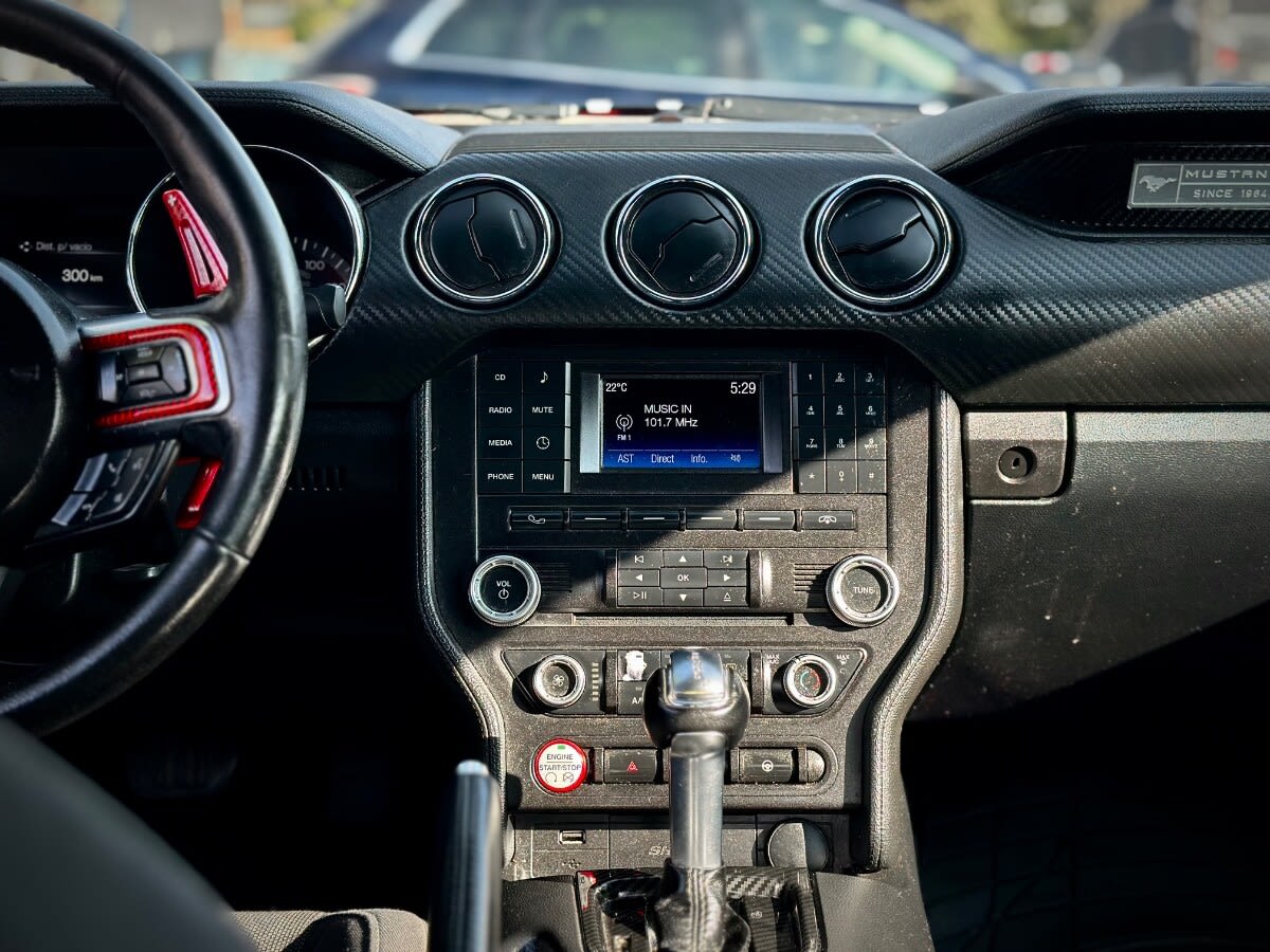 Ford Mustang 3.7 V6 año 2015