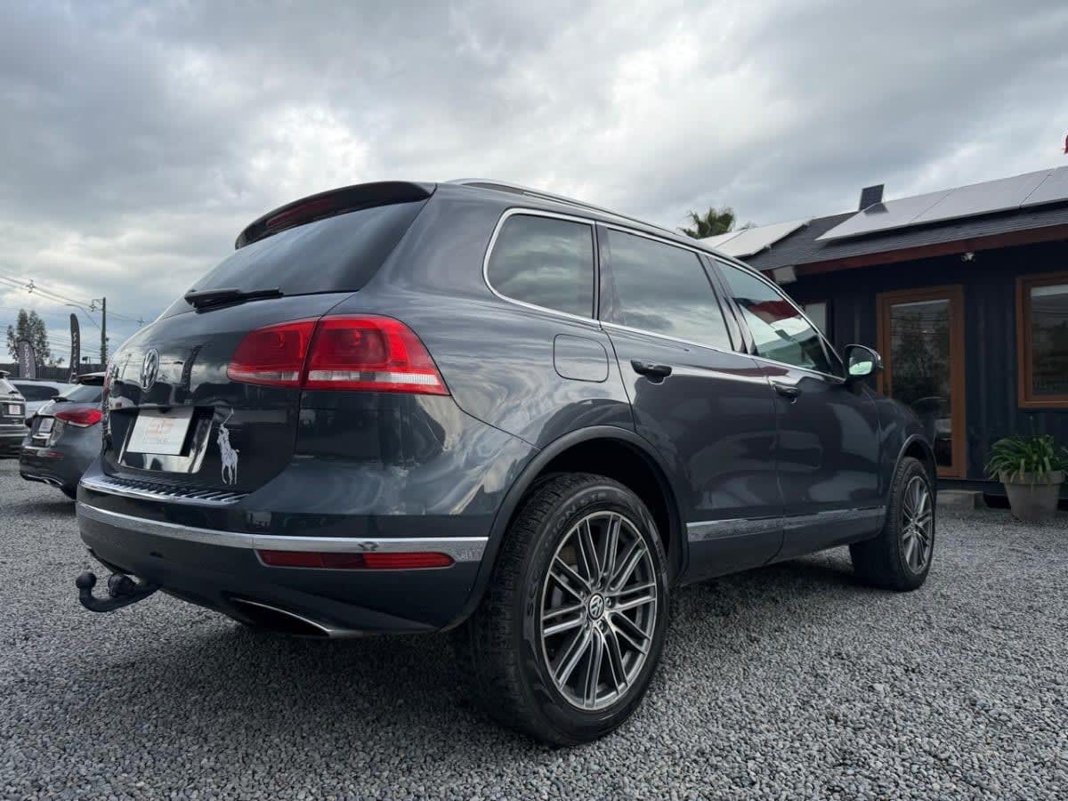 Volkswagen Touareg 4.2 V8 4x4 At año 2017
