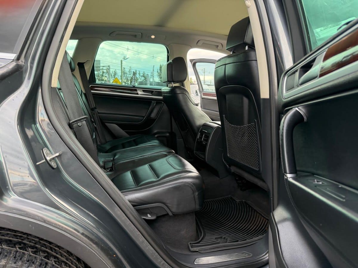 Volkswagen Touareg 4.2 V8 4x4 At año 2017