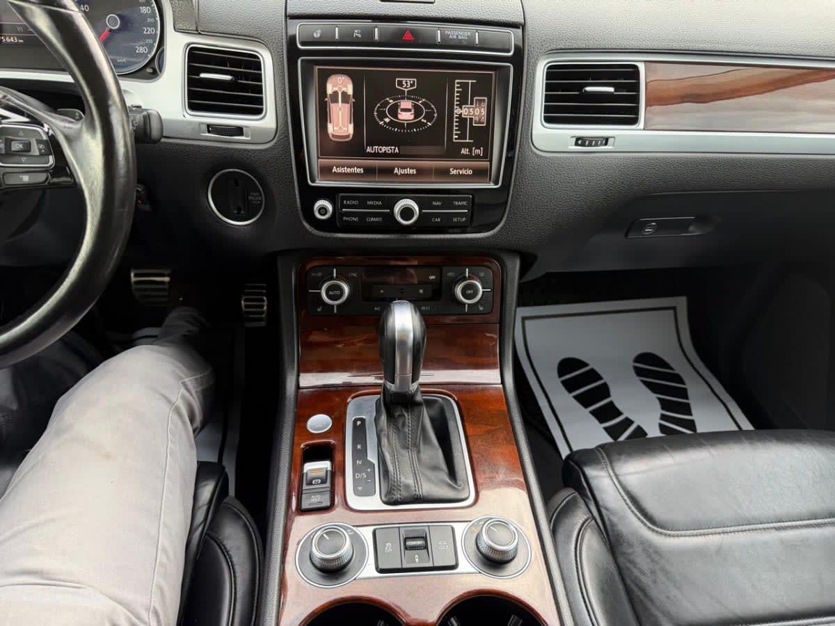 Volkswagen Touareg 4.2 V8 4x4 At año 2017