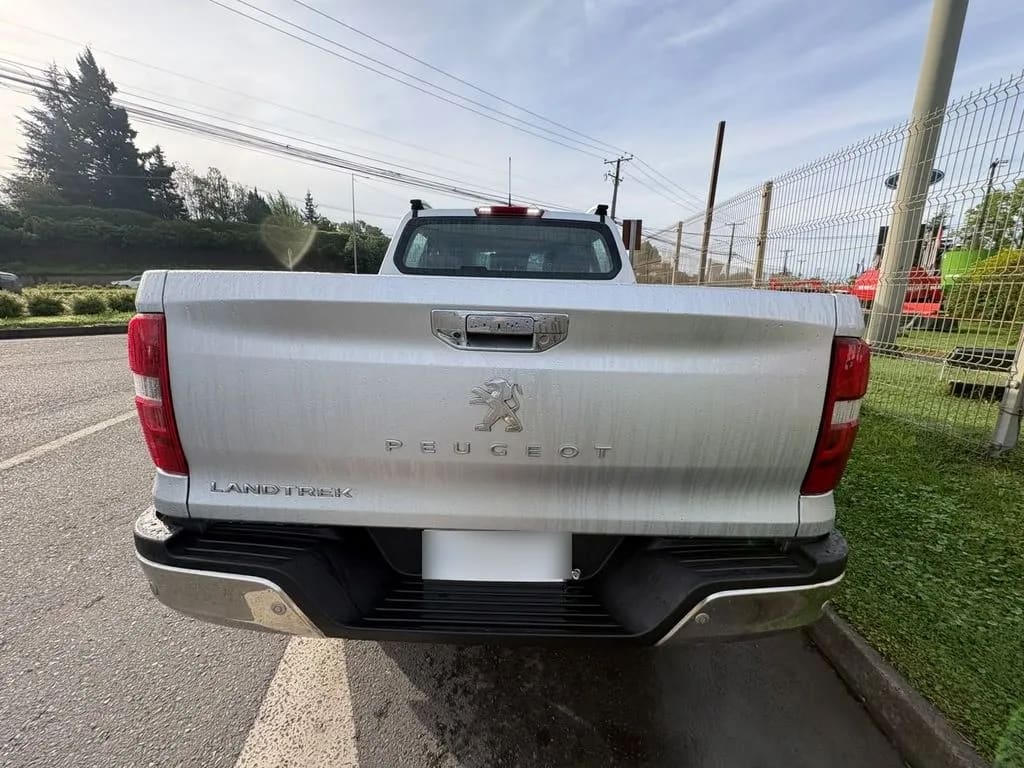 Peugeot Landtrek 1.9 4x4 Mt año 2023