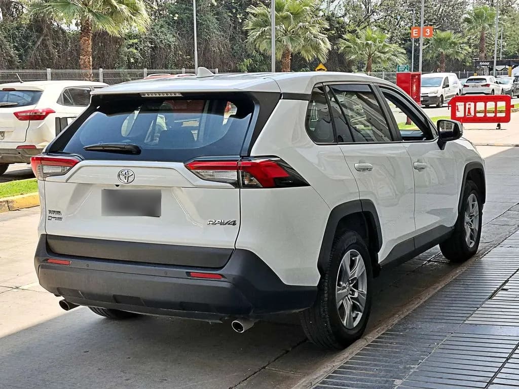Toyota Rav4 Le año 2023