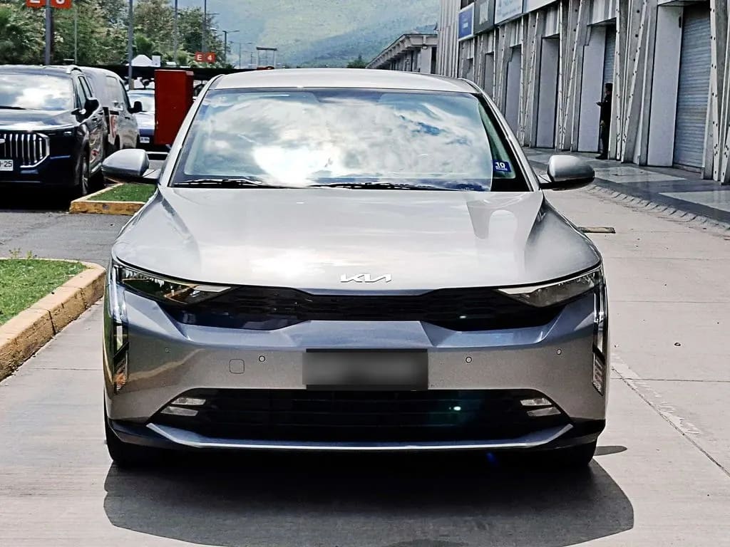 Kia K3 1.6 Ex 4x2 Mt 4p año 2024