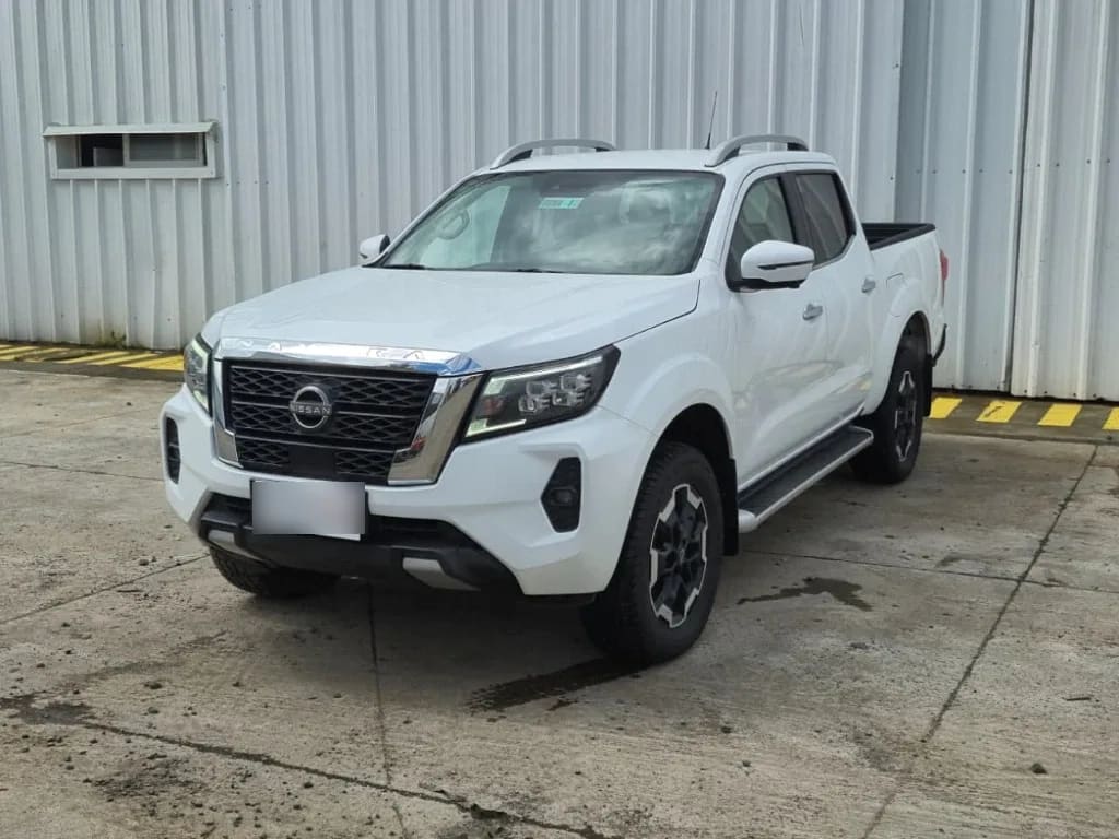 Nissan Navara Navara Le Mt Dcab Mt 4x4 2.3 año 2023