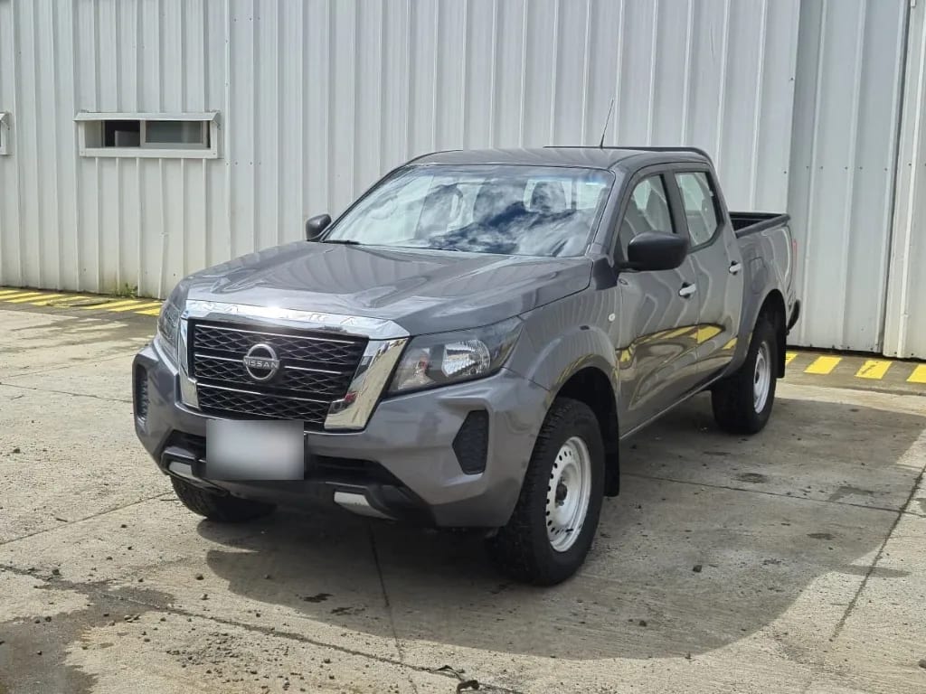 Nissan Navara Navara Se D Cab Mt 4x2 2.3 año 2023