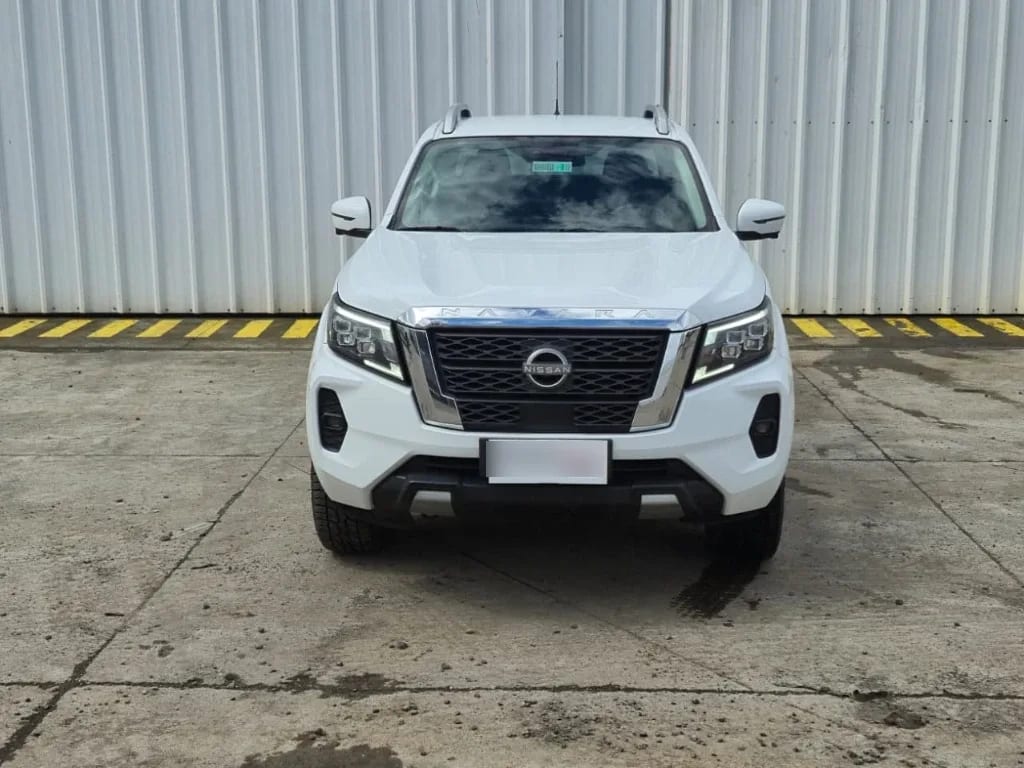 Nissan Navara Navara Le Mt Dcab Mt 4x4 2.3 año 2023