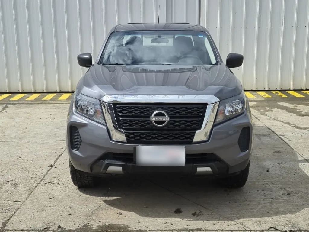 Nissan Navara Navara Se D Cab Mt 4x2 2.3 año 2023