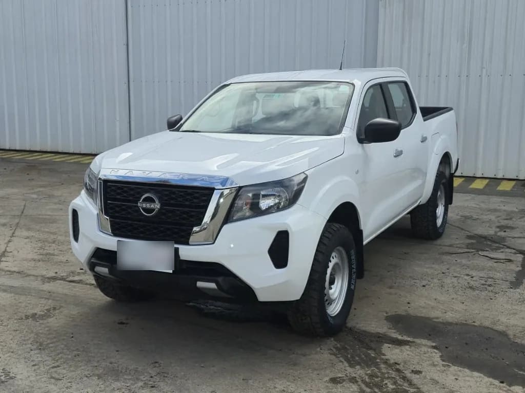 Nissan Navara Navara Se D Cab Mt 4x4 2.3 año 2023