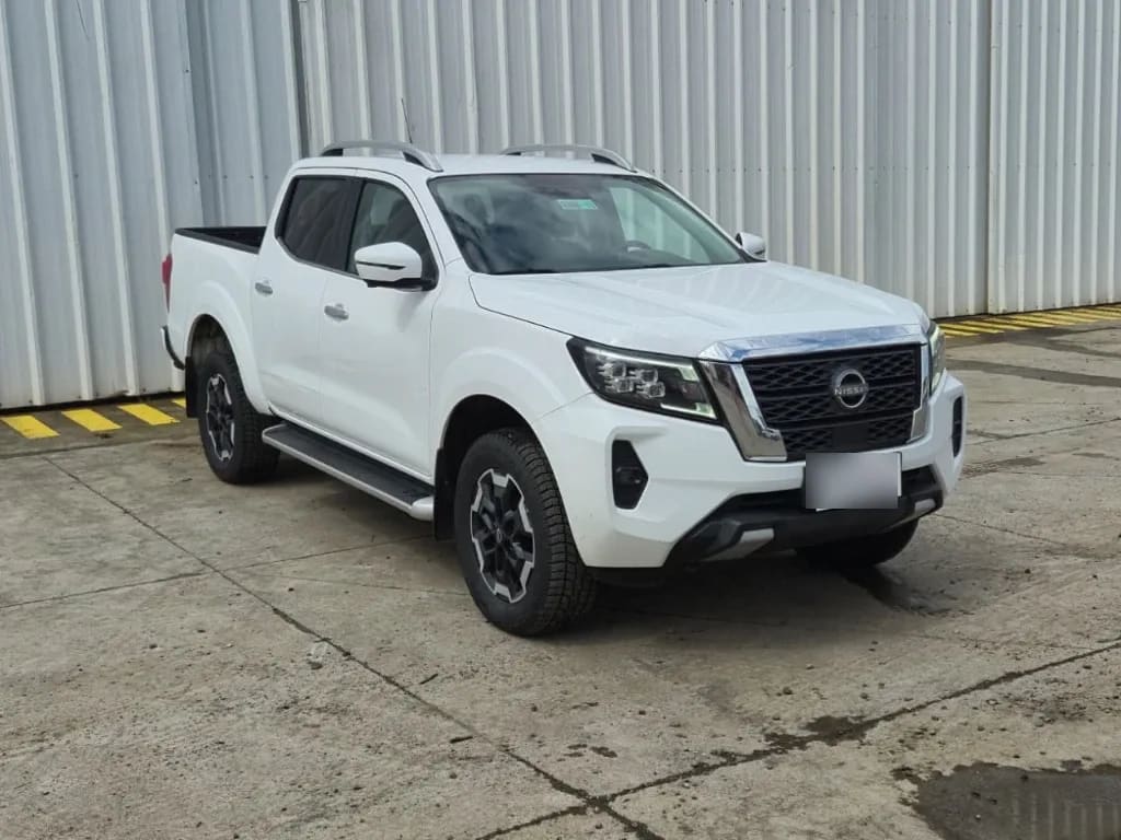 Nissan Navara Navara Le Mt Dcab Mt 4x4 2.3 año 2023
