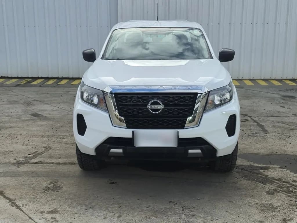 Nissan Navara Navara Se D Cab Mt 4x4 2.3 año 2023