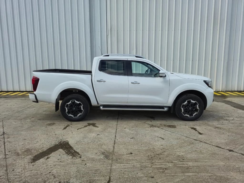 Nissan Navara Navara Le Mt Dcab Mt 4x4 2.3 año 2023