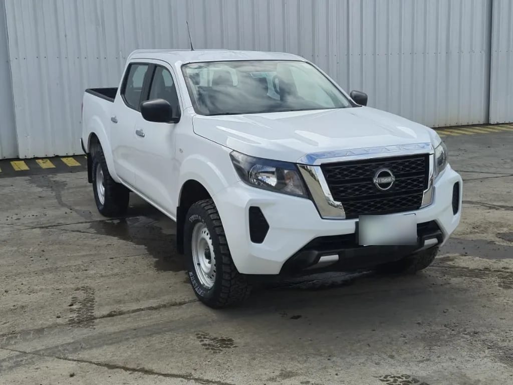 Nissan Navara Navara Se D Cab Mt 4x4 2.3 año 2023