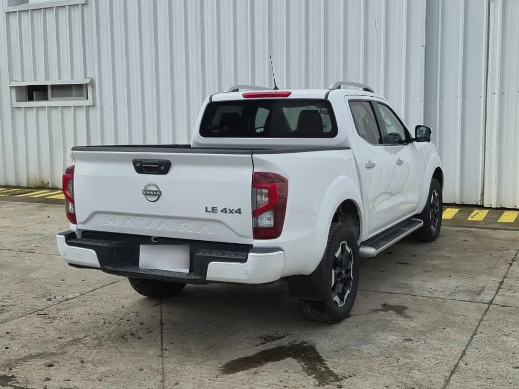Nissan Navara Navara Le Mt Dcab Mt 4x4 2.3 año 2023