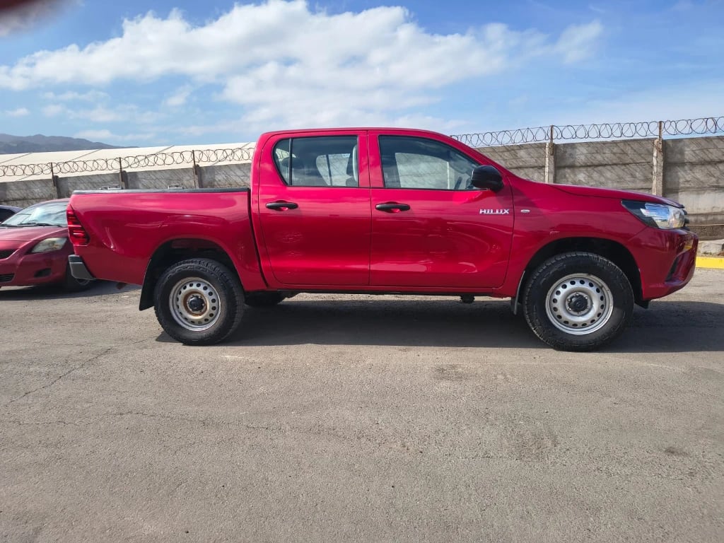 Toyota Hilux Dc 4x4 2.4 D Dx Mt año 2024