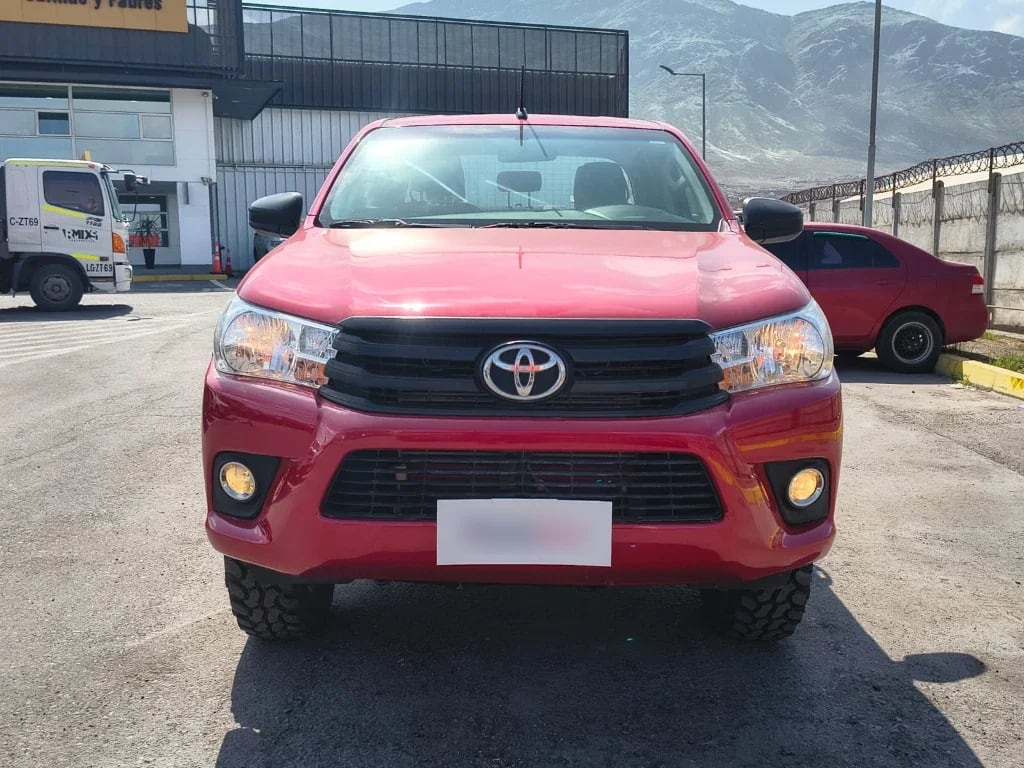 Toyota Hilux Dc 4x4 2.4 D Dx Mt año 2024
