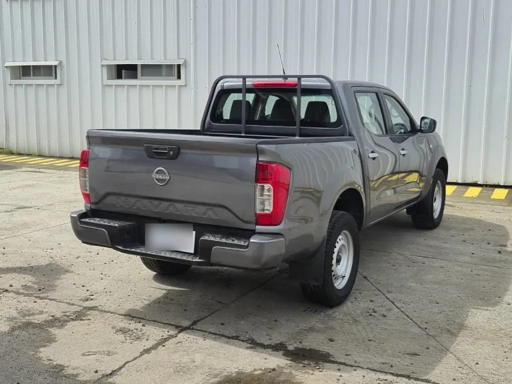 Nissan Navara Navara Se D Cab Mt 4x2 2.3 año 2023