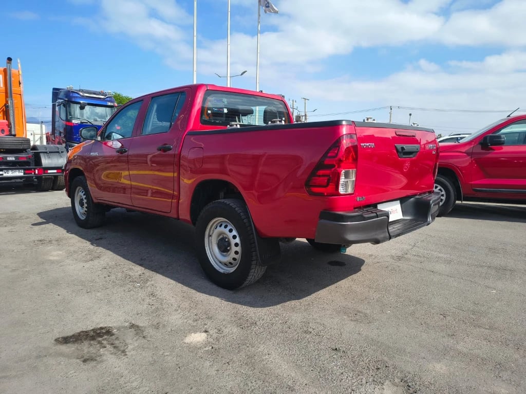 Toyota Hilux Dc 4x4 2.4 D Dx Mt año 2024